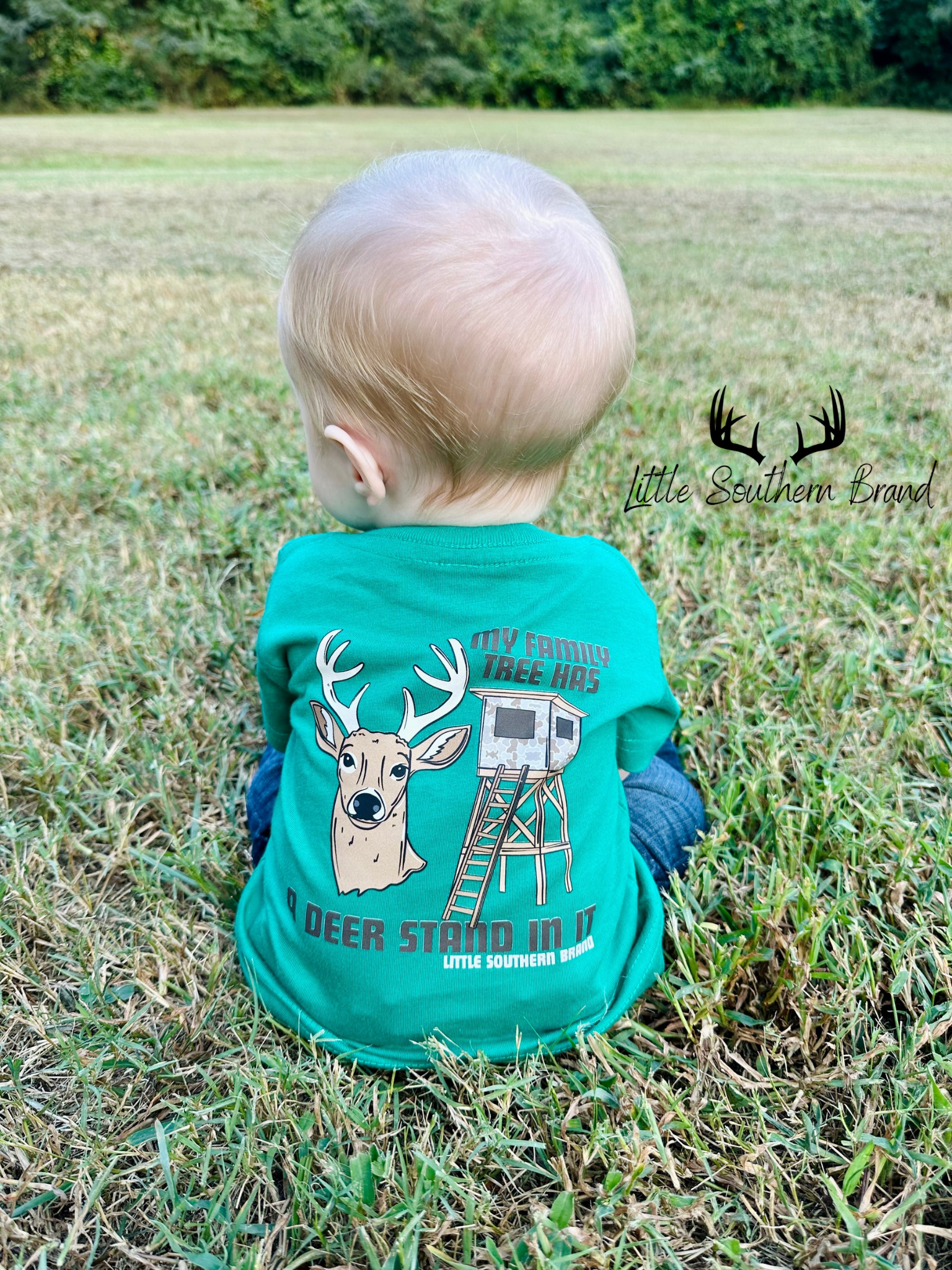 My Family Tree Has A Deer Stand In It Kelly Green T-shirt