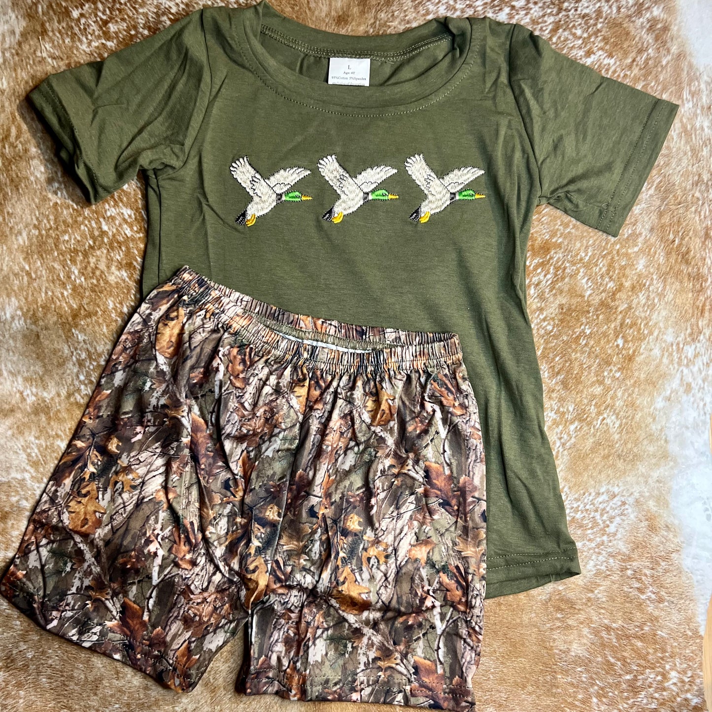 Green Embroidered Flying Duck Set