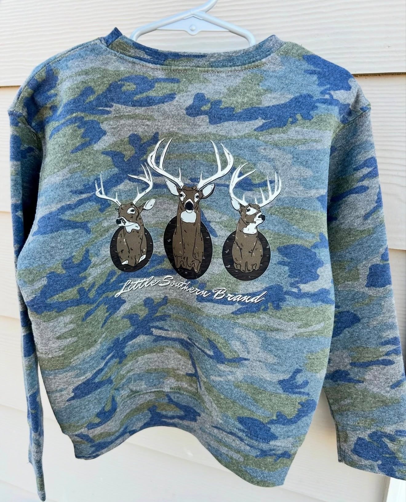 Deer Mounts Crewneck - Vintage Camo