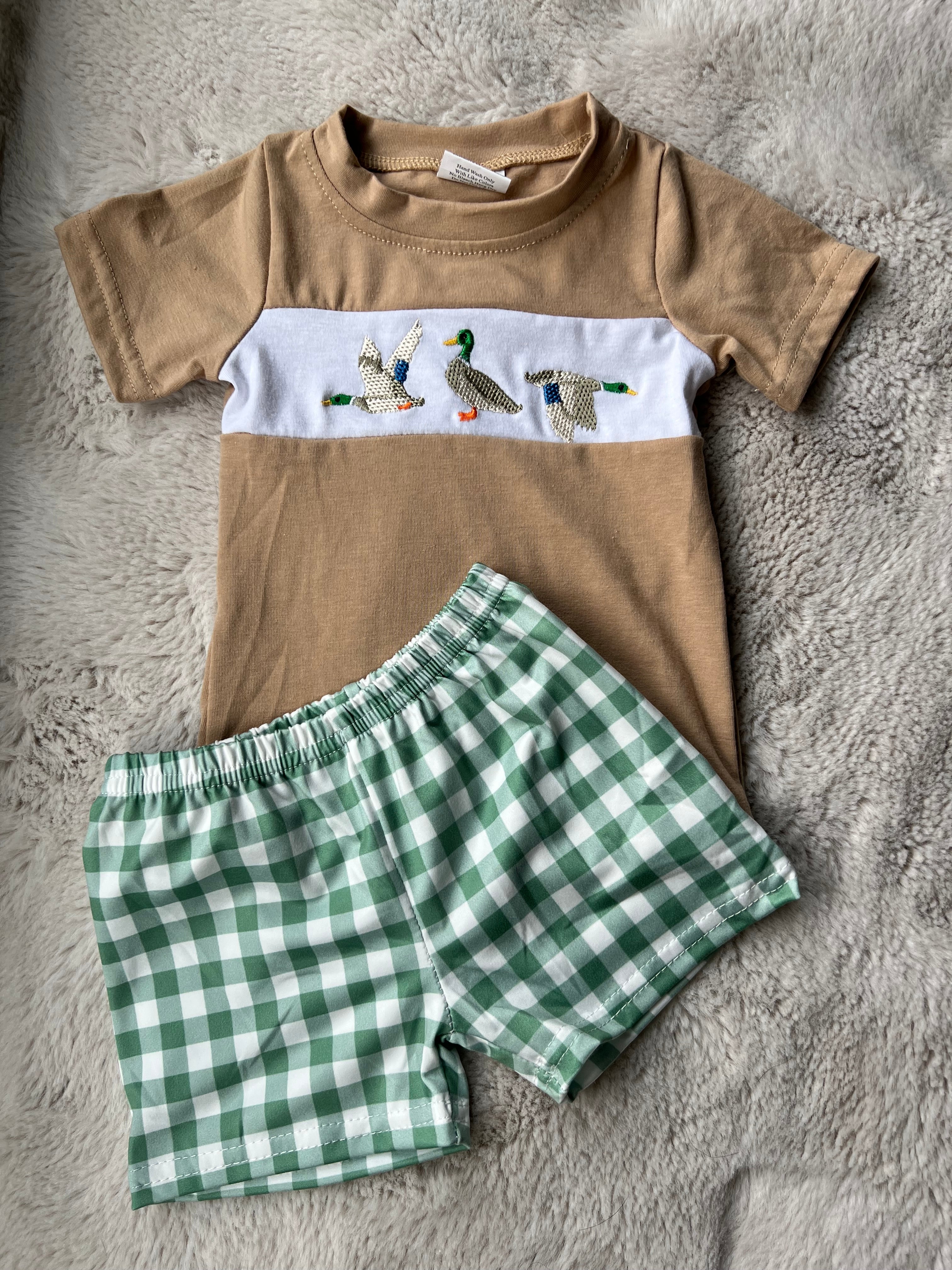 Green Gingham Embroidered Ducks Set